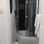 в центре на утесова с балконом