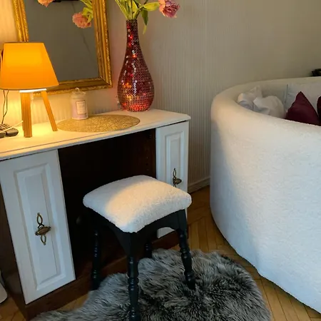 Apartman в центрі з балконом на утьосова !
