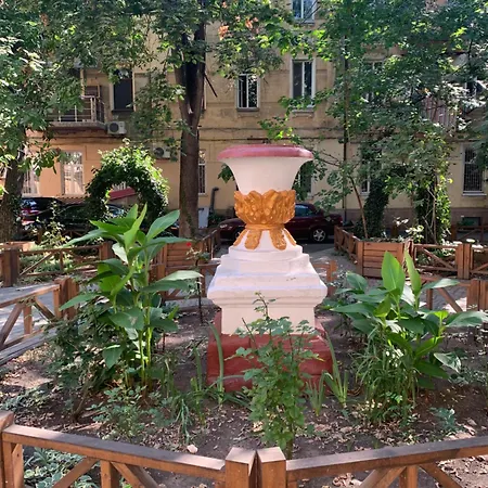 в центре на утесова с балконом Lägenhet Odessa