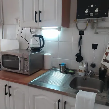 в центре на утесова с балконом