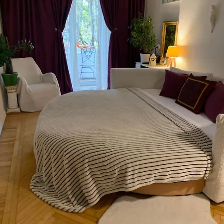 в центре на утесова с балконом * Odessa