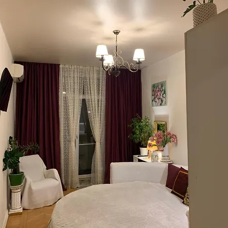 в центрі з балконом на утьосова ! Apartman Odessza