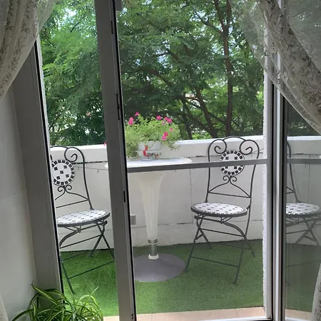 в центрі з балконом на утьосова ! Apartman Odessza