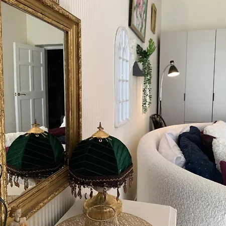 в центрі з балконом на утьосова ! Apartman *