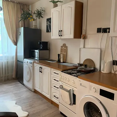 в центрі з балконом на утьосова ! Odessza