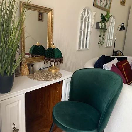 в центрі з балконом на утьосова ! Apartman Odessza