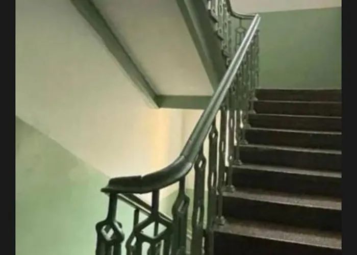 в центре на утесова с балконом *