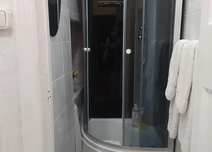 в центре на утесова с балконом