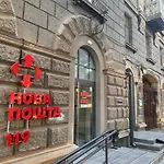 в центре на утесова с балконом *