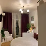 в центре на утесова с балконом アパート オデッサ